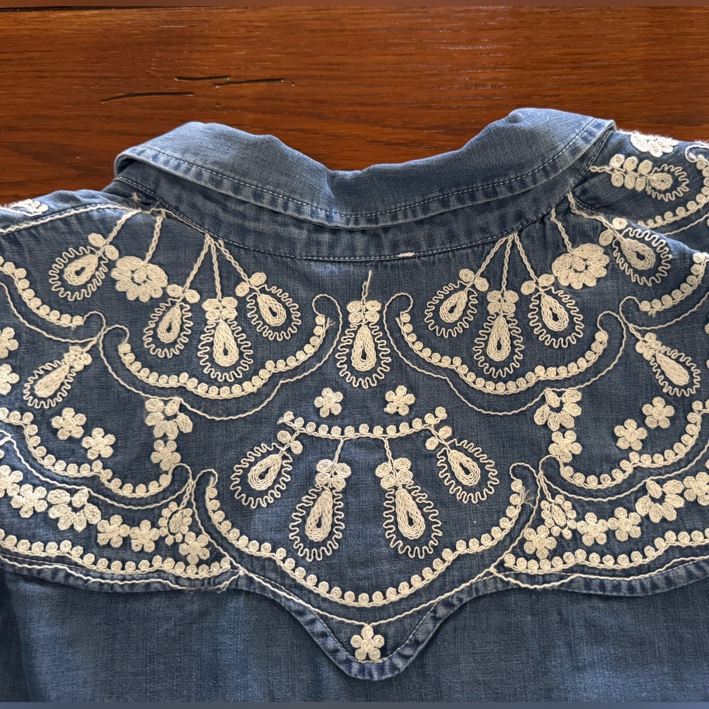 Women’s Reba Blue Chambray Denim Shirt with Embroidery - Picture 3 of 3